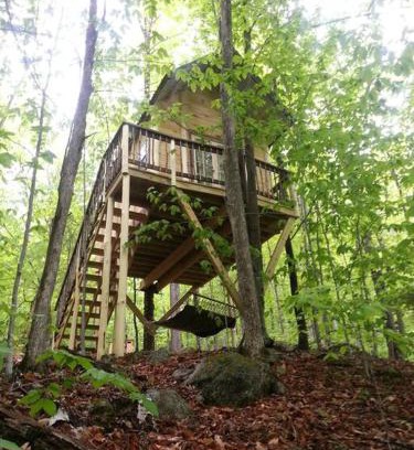 Stoneham House | Cozy Maine Woods Treehouse - Ideal for Families and Pets