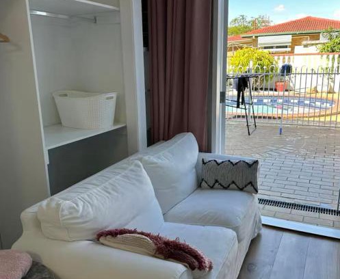 Sunnybank House | Mains Rd studio 带沙发阳光房 M8