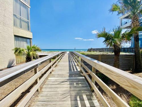 Miramar Beach Apartment | Beachfront Bliss at Mainsail 414 Gigi's Condo