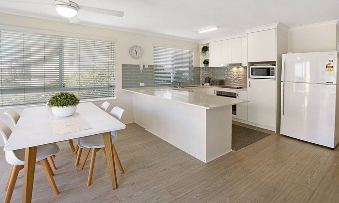 Mooloolaba Apartment | Experience MAINSAIL8 - Oceanfront Bliss at Mooloolaba Beach