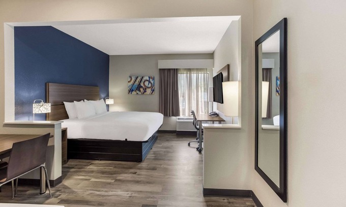 Bourbonnais Hotel | Welcoming MainStay Suites Bourbonnais with Family-Friendly Amenities