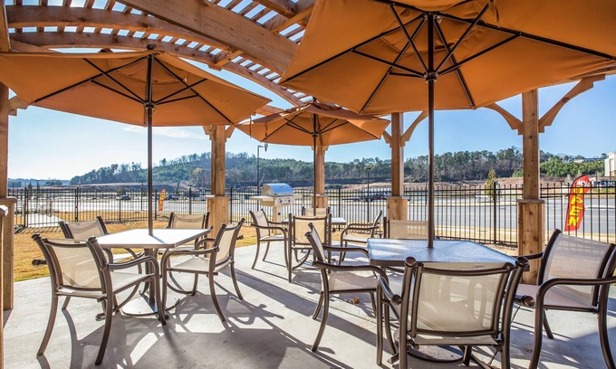 Emerson Hotel | Discover MainStay Suites Cartersville - Perfect for Families