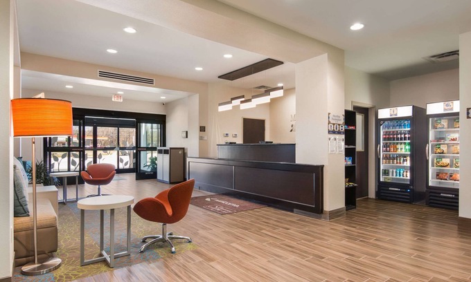 Camden Hotel | Guest Rated 9/10 at MainStay Suites East Camden