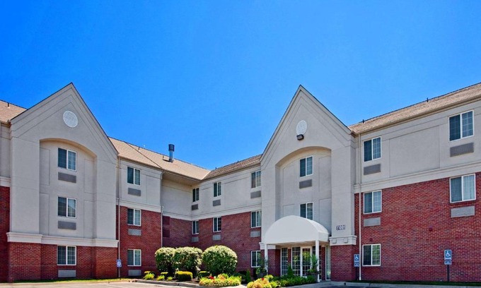 Overland Park Hotel | Pet-Friendly MainStay Suites in Kansas City Overland Park