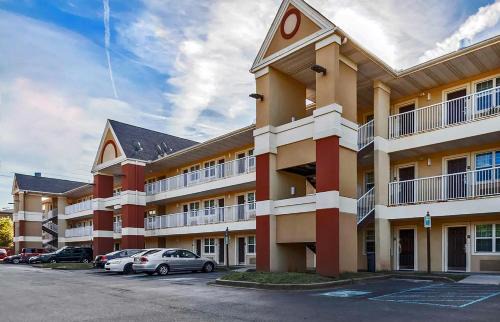 Ashley Oaks Hotel | Pet Friendly MainStay Suites Knoxville - Cedar Bluff