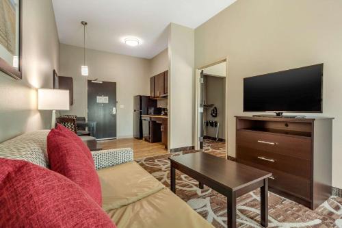 Lincoln Hotel | Pet-Friendly MainStay Suites near Lincoln University