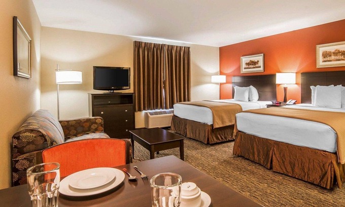 Rapid City Hotel | Inviting MainStay Suites in Rapid City with Pool & Spa