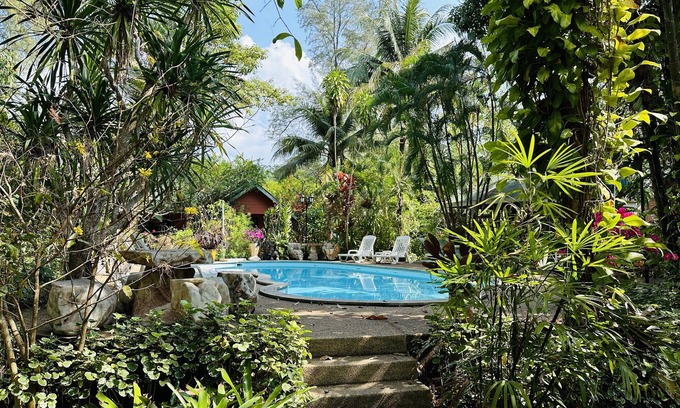 Mai Rut Hotel | Highly Rated Mairood Resort with Pool and Family Amenities