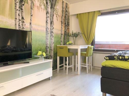 Vierema Apartment | Pet-Friendly Maisa's Studio in Vieremä with Hot Tub