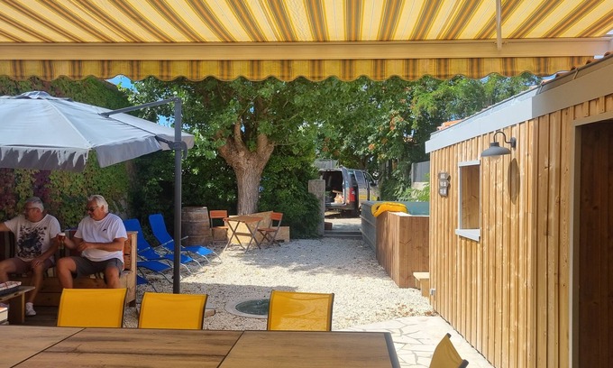 LʼAiguillon-sur-Mer House | Modern Maison Near Shops & Leisure Activities with Pool