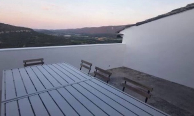 Saint-Martin-de-Castillon House | Unforgettable Family Stay at Maison de Famille Face au Lubéron
