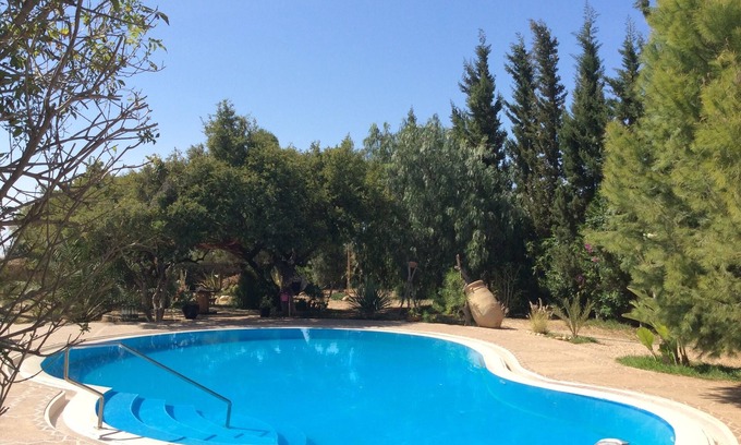 Ounagha House | Enchanting Maisonette & Bungalow Surrounded by Greenery
