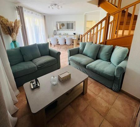La Faviere Apartment | Seaside Retreat: Family-Friendly Hotel Near the Beach
