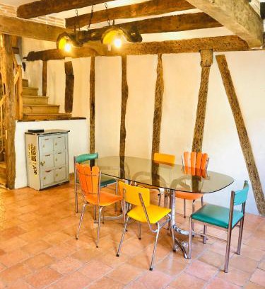 Francescas Villa | Charming Maison à Colombage: Pet & Child Friendly Retreat