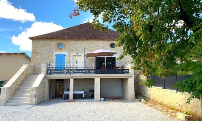 Espere House | Pet Friendly Retreat at Maison à la Campagne - 10/10 Rating
