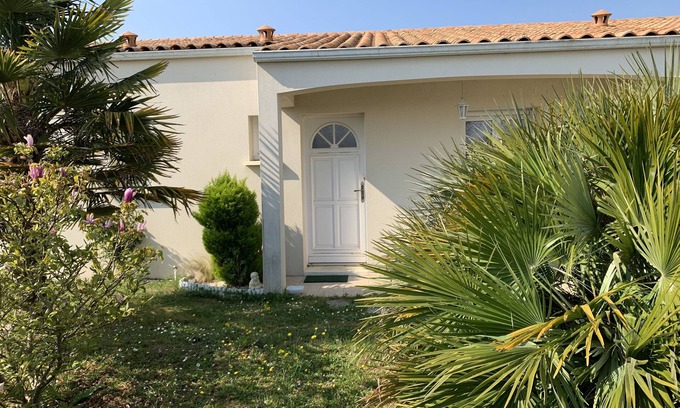 Saujon House | Discover Maison à Saujon: Pool, Oceanfront & 10/10 Rating