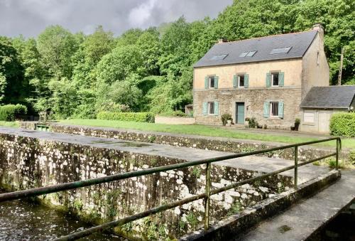 Carhaix-Plouguer Villa | Relax at MAISON Éclusière with Pool, Hot Tub & Ocean Views