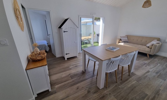 Noirmoutier-en-l'Ile House | Cozy Maison île de Noirmoutier, Steps from the Beach!