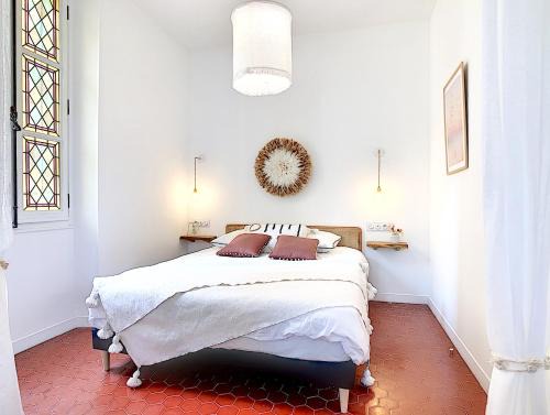Le Pharo Apartment | Maison ÛMA: Family-Friendly Retreat with Wifi & Netflix