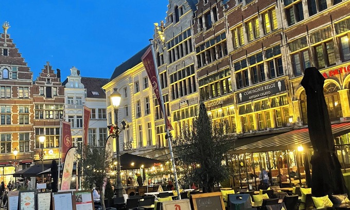 Ganshoren House | Cozy Maison in the Heart of Brussels with Hot Tub & Kitchen