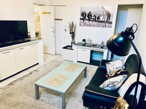 Fives House | Cozy Maison 2 Chambres in Lille, Steps from the Metro