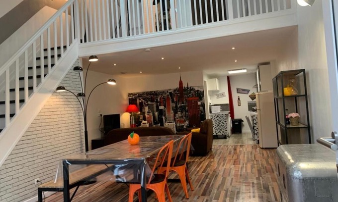 Equihen-Plage House | Cozy Maison with Terrace, Steps from the Beach and Family-Friendly