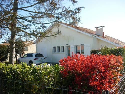 Aigrefeuille-d'Aunis House | Discover Maison: Perfect Getaway 20 Minutes from the Sea