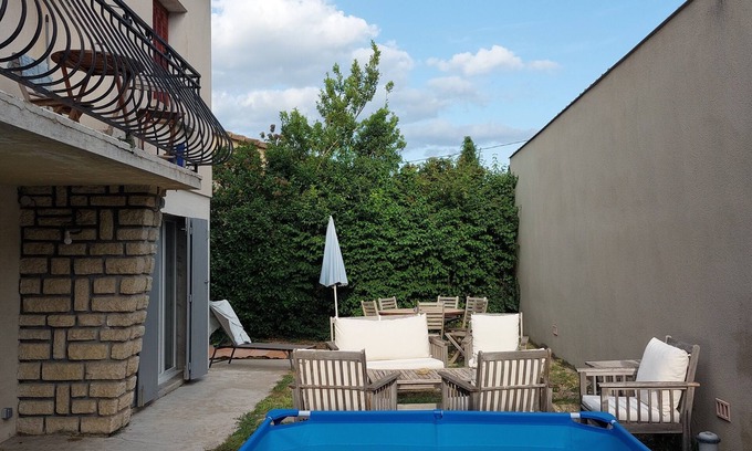 Vedene House | Inviting Maison with Garden Near Avignon for Your Getaway