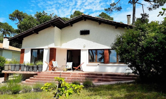 Pyla-sur-Mer House | Family-Friendly Maison with Garden Near the Beach