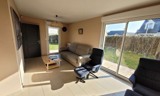 Wimereux Villa | Family-Friendly Maison in Wimereux with Garden and WiFi