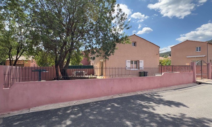 Le Bosc House | Idyllic 4-Bedroom Retreat with Garden in the Countryside