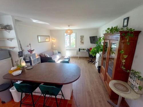Ria-Sirach House | Inviting Maison with Garden at the Foot of Majestic Mountains