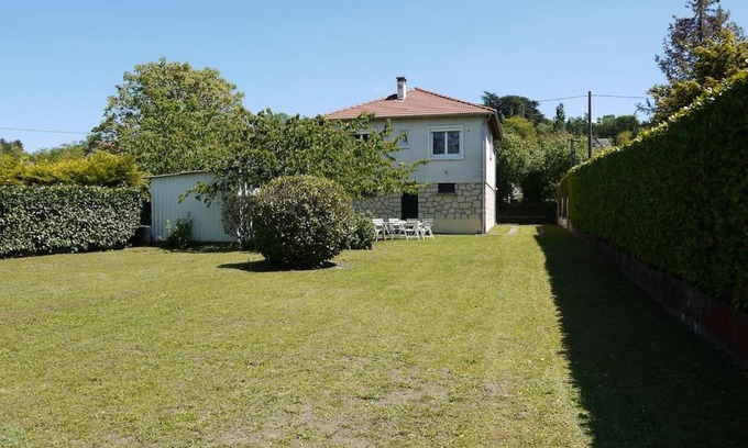 Varennes-Vauzelles House | Cozy Maison with Breakfast in a Quiet Neighborhood