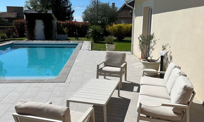 Lapeyrouse-Fossat House | Relaxing Maison with Pool and Scenic Views in Lapeyrouse