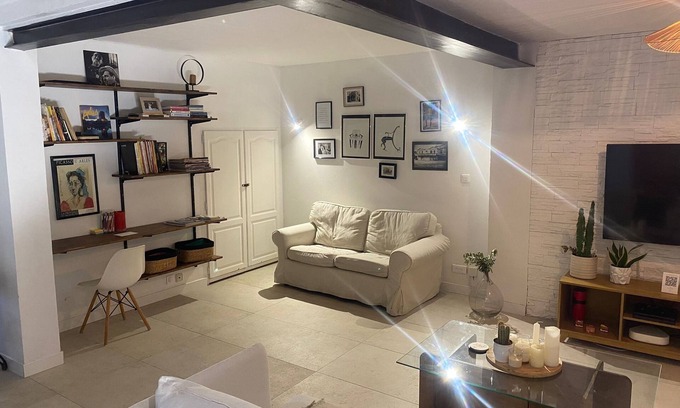 Fourques House | Discover Maison Accueillante Near Scenic Hiking Trails