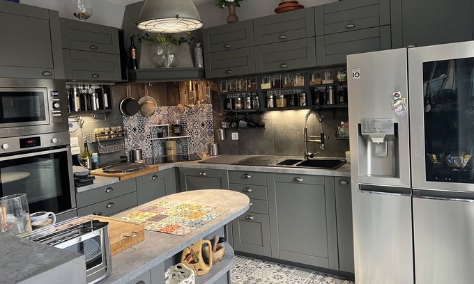 Villebon-sur-Yvette House | Scenic Maison Agréable with Forest Views & Family Amenities