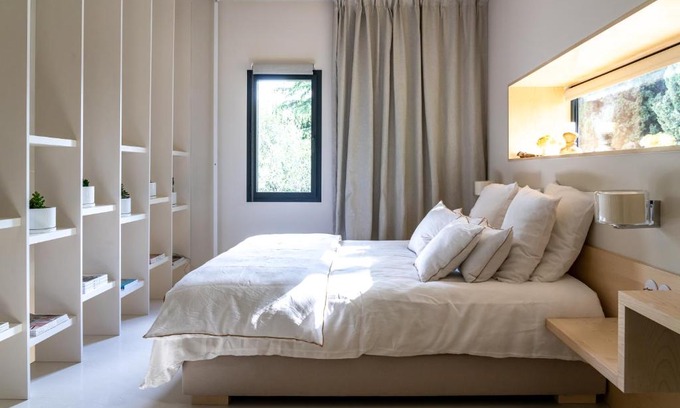 Beaux Arts-Boutonnet House | Discover Oceanfront Bliss at Maison Alice&Eugène Hotel