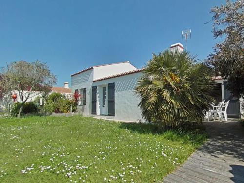 Noirmoutier-en-l'Ile House | Serene Maison au Calme: Family-Friendly with Garden & Terrace
