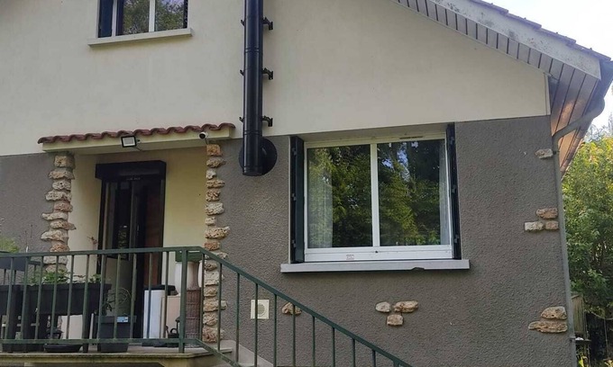 Soisy-sur-Ecole House | Tranquil Retreat Near Paris: Family-Friendly Village Stay