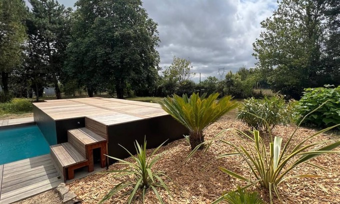 Vair-sur-Loire House | Relaxing Retreat with Pool & Garden - Guest Rated 10/10