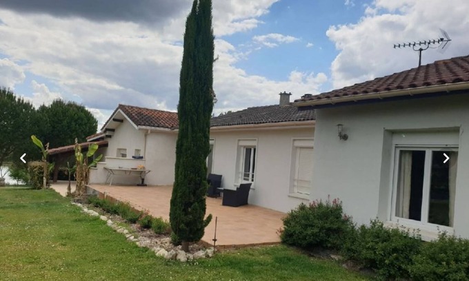 Andiran House | Serene Maison au Calme with Lake View Near Nérac