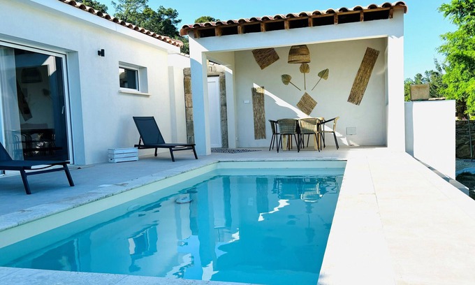 Saint Michel d'Euzet House | Maison au Calme Avec Piscine
