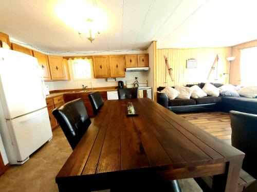 Barraute Apartment | Experience Comfort at Maison au Pied du Mont Video