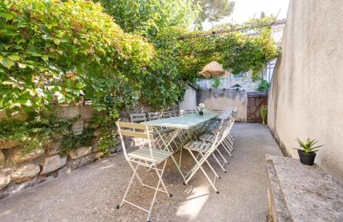 Montfrin House | Authentic Maison in Montfrin with Air Conditioning & Terrace