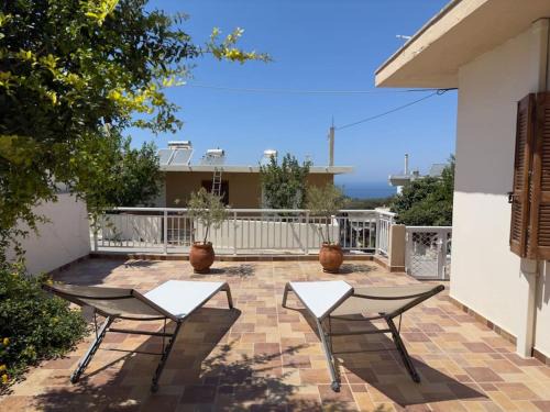 Kritinia House | Authentic Maison with Spacious Terrace & 9.7/10 Rating
