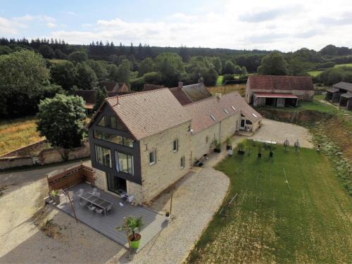Le Cercueil House | Family-Friendly Gîte Le Cercueil: Ideal for 15 Guests