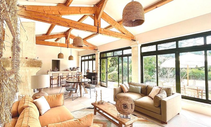 Les Baux-de-Provence House | Experience Maison aux Baux de Provence with Oceanfront Views