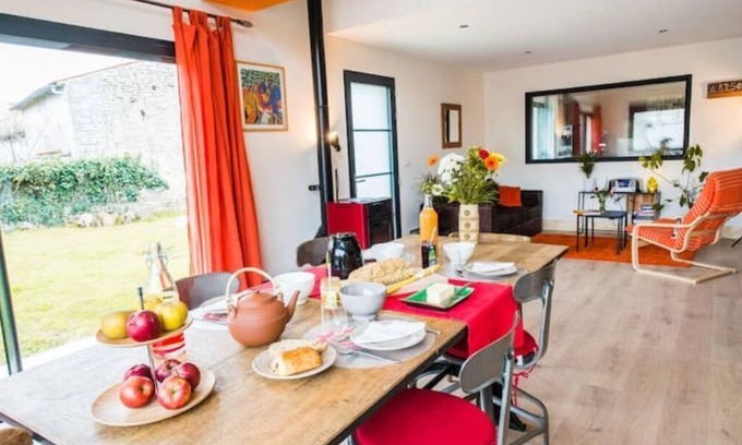 Courcon House | Discover Maison aux Portes du Marais with Spa and Breakfast