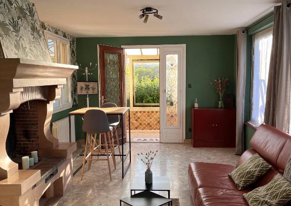 Tournus House | Convenient Maison with Downtown Access in Tournus