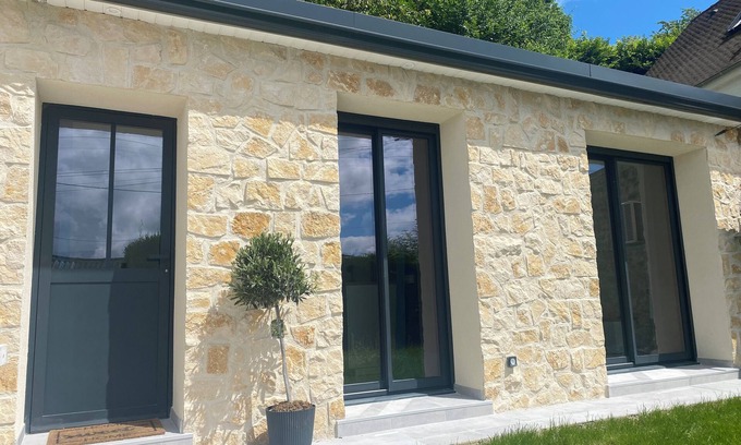 Champagne-sur-Oise House | Charming Maison Avec Terrasse in Beautiful Vexin